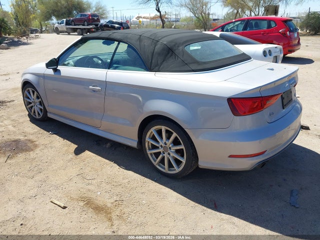2015 AUDI A3 WAUWFLFF9F1060297 Photo 2