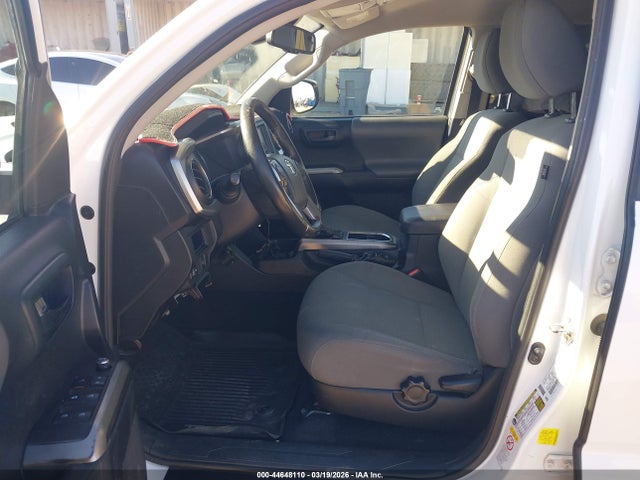 3TMCZ5AN3JM159975 Toyota Tacoma Sr5 V6
