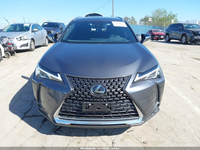JTHX3JBH2N2046762 Lexus UX 200