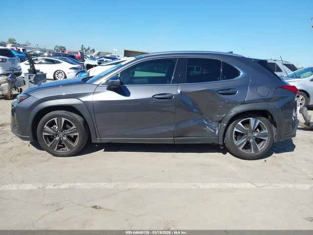 JTHX3JBH2N2046762 Lexus UX 200