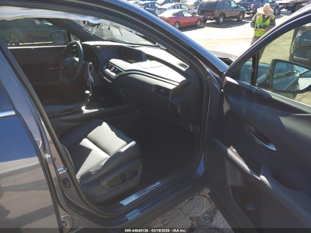 JTHX3JBH2N2046762 Lexus UX 200