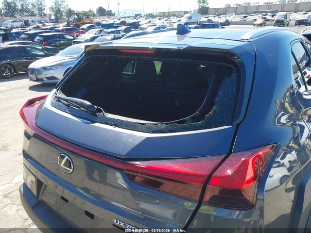 JTHX3JBH2N2046762 Lexus UX 200