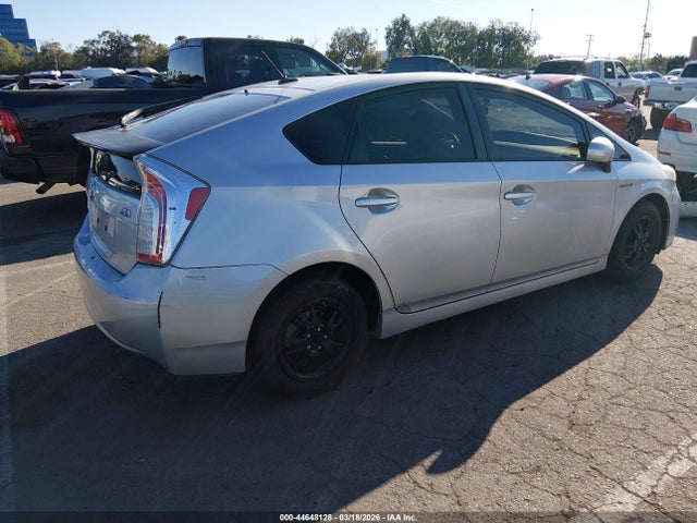Toyota Prius Three 2014 JTDKN3DU5E0375513 Image 4