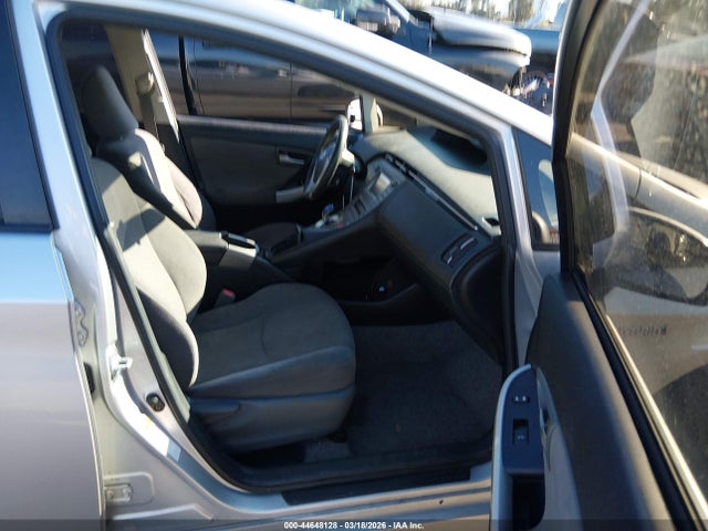 Toyota Prius Three 2014 JTDKN3DU5E0375513 Image 5
