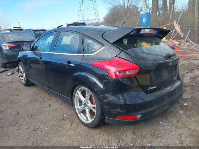2015 FORD FOCUS 1FADP3N25FL284778 Photo 2