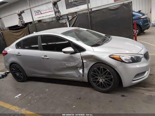 KIA FORTE LX 2016 KNAFX4A67G5594886 Image 13