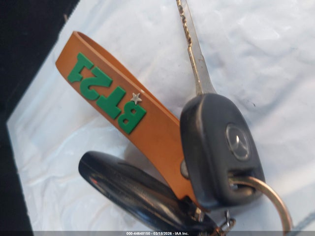2004 Mazda Mazda3 I მანქანა იყიდება აუქციონზე, vin: JM1BK32F641142570, აუქციონის ნომერი: 44648150