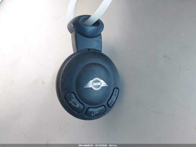 2010 MINI COOPER CLUBMAN WMWML3C57ATX36724 Photo 10