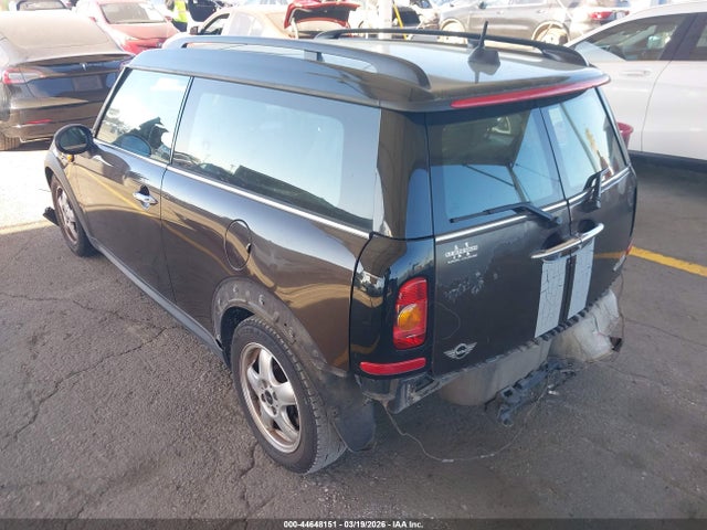 2010 MINI COOPER CLUBMAN WMWML3C57ATX36724 Photo 2