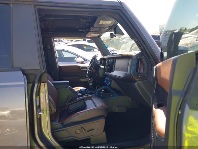 Продаж на аукціоні авто 2023 Ford Bronco Outer Banks, vin: 1FMDE5DH3PLB03675, номер лоту: 44648192