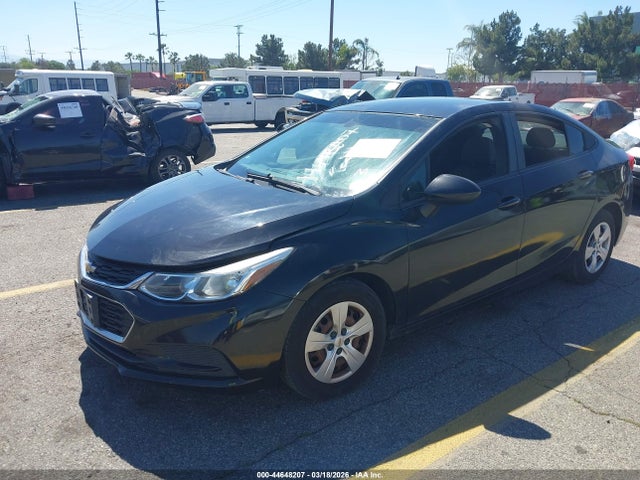 Chevrolet Cruze Ls Auto 2017 1G1BC5SM6H7215682 Image 2