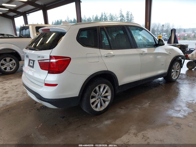 2016 BMW X3 5UXWX9C58G0D71565 Photo 3