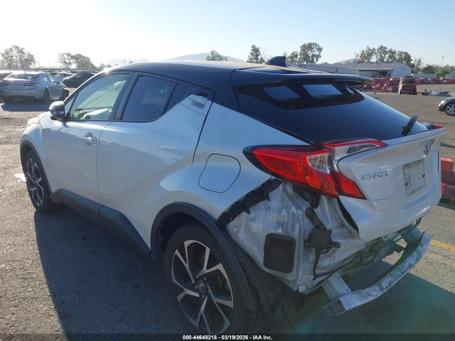 JTNKHMBX9K1029329 Toyota C-HR XLE