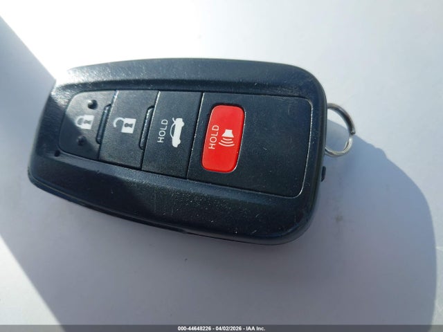 4T1R11AK5RU883606 Toyota CAMRY LE