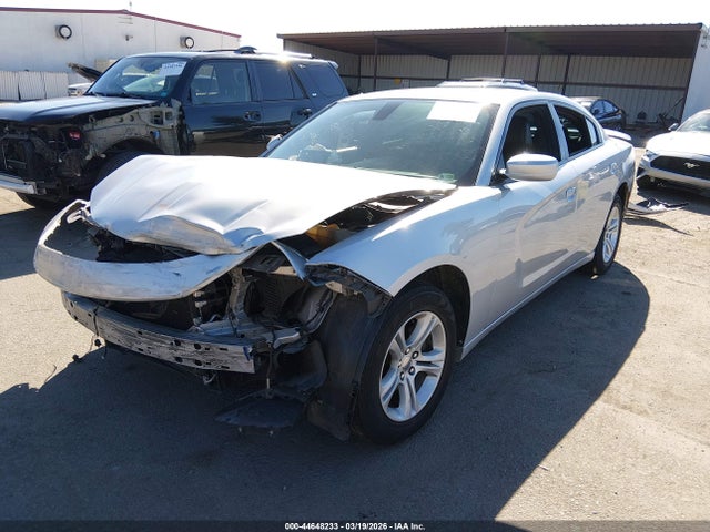 2C3CDXBG1LH139899 Dodge Charger Sxt Rwd