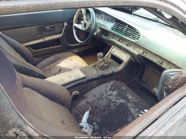 44648281 :رقم المزاد ، WP0AA0942FN457122 vin ، 1985 Porsche 944 مزاد بيع