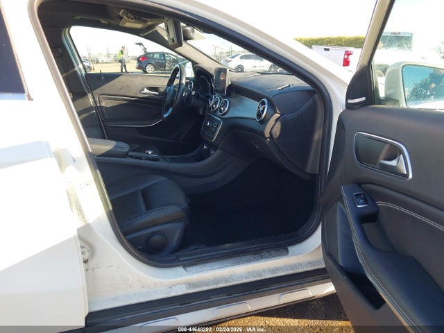 2016 MERCEDES-BENZ GLA 250 WDCTG4GB6GJ191882 Photo 4