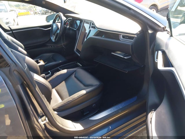 2016 TESLA MODEL S 5YJSA1E13GF161127 Photo 4