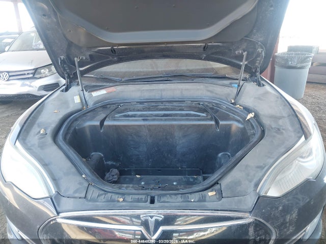 Продажа на аукционе авто 2015 Tesla Model S 70d/85d/p85d, vin: 5YJSA1H20FFP70288, номер лота: 44648290