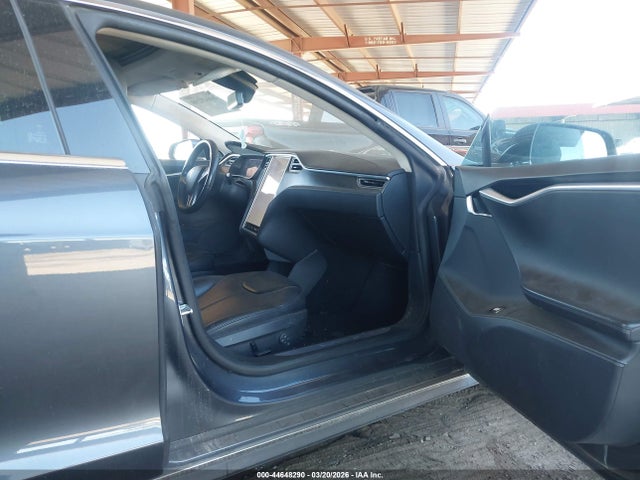 Продажа на аукционе авто 2015 Tesla Model S 70d/85d/p85d, vin: 5YJSA1H20FFP70288, номер лота: 44648290