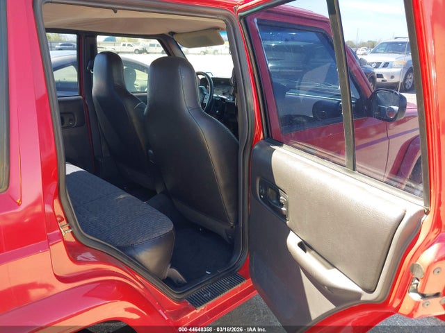 44648358 :رقم المزاد ، 1J4FF48S01L615325 vin ، 2001 Jeep Cherokee Sport مزاد بيع