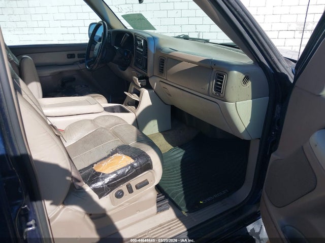 2001 CHEVROLET SUBURBAN 1500 3GNFK16T21G142804 Photo 4