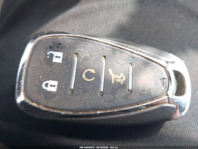 3GNAXUEV9KS633143 Chevrolet EQUINOX LT