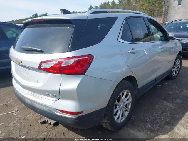 3GNAXUEV9KS633143 Chevrolet EQUINOX LT
