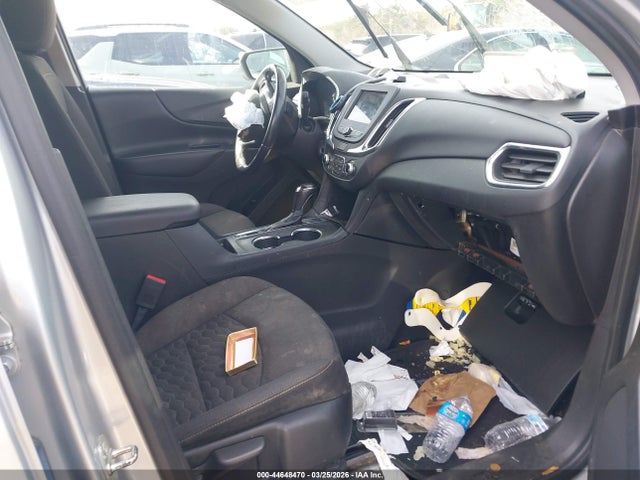 3GNAXUEV9KS633143 Chevrolet EQUINOX LT