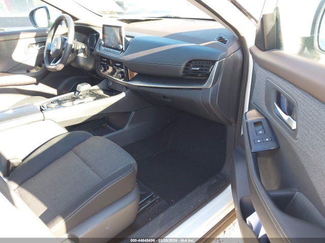 5N1AT3BBXMC763638 Nissan Rogue Sv Intelligent Awd