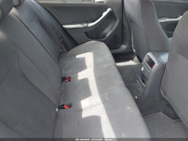 Продаж на аукціоні авто 2015 Volkswagen Jetta 2.0l S, vin: 3VW2K7AJ6FM211788, номер лоту: 44648530