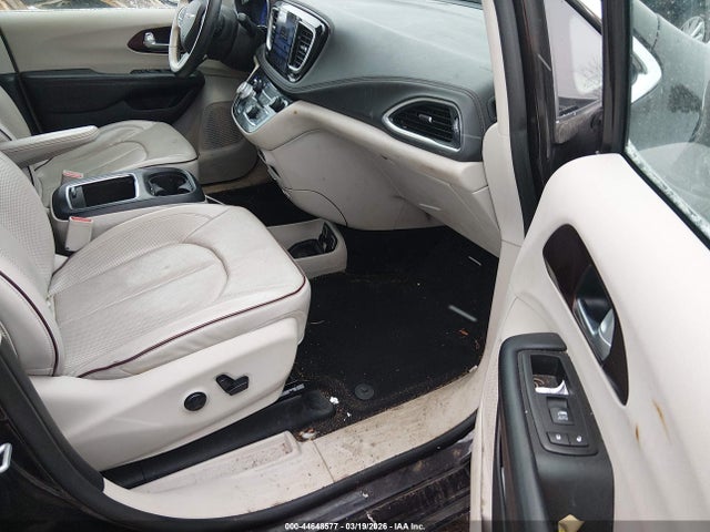44648577 :رقم المزاد ، 2C4RC1GG9HR570295 vin ، 2017 Chrysler Pacifica Limited مزاد بيع