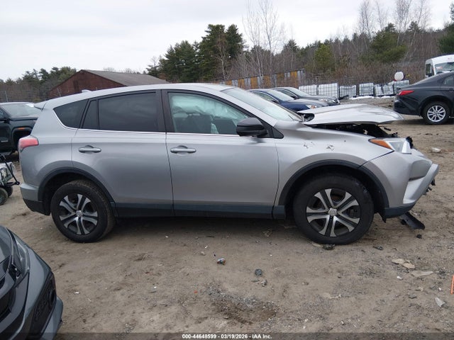Toyota RAV4 LE 2018 2T3BFREV1JW850961 Image 13