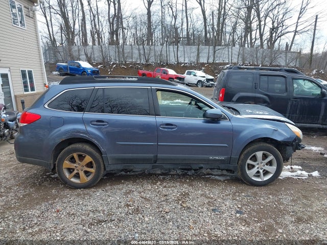2014 Subaru Outback 2.5i Premium მანქანა იყიდება აუქციონზე, vin: 4S4BRBCC5E3288809, აუქციონის ნომერი: 44648653