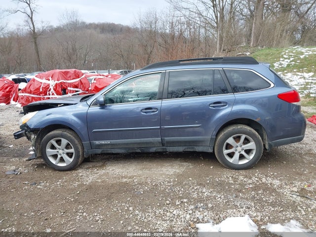 2014 Subaru Outback 2.5i Premium მანქანა იყიდება აუქციონზე, vin: 4S4BRBCC5E3288809, აუქციონის ნომერი: 44648653