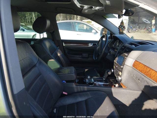 2008 Volkswagen Touareg 2 Vr6 Fsi მანქანა იყიდება აუქციონზე, vin: WVGBE77L28D067525, აუქციონის ნომერი: 44648701