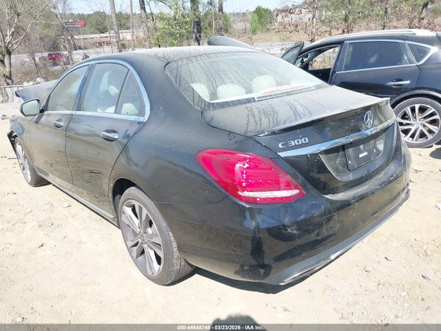 2018 MERCEDES-BENZ C 300 55SWF4KB7JU245233 Photo 2