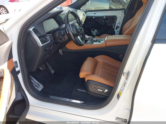 2022 Bmw X6 Xdrive40i მანქანა იყიდება აუქციონზე, vin: 5UXCY6C00N9J52432, აუქციონის ნომერი: 44648767