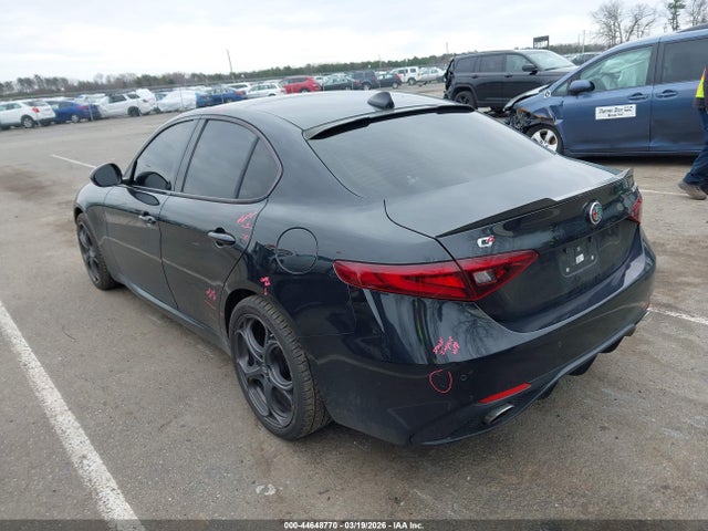 2018 ALFA ROMEO GIULIA ZARFAEDN6J7593632 Photo 2