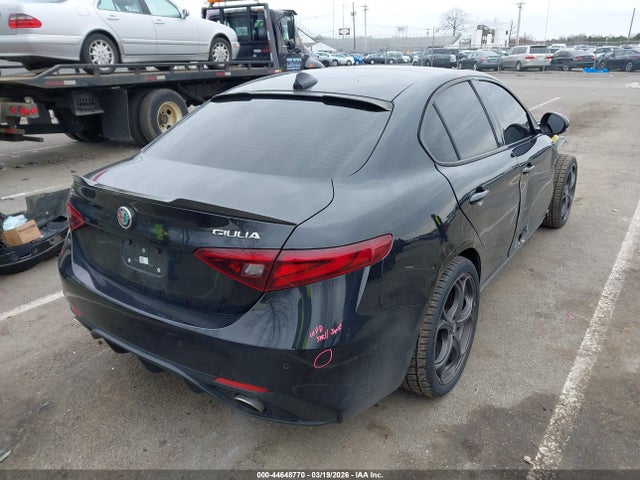 2018 ALFA ROMEO GIULIA ZARFAEDN6J7593632 Photo 3