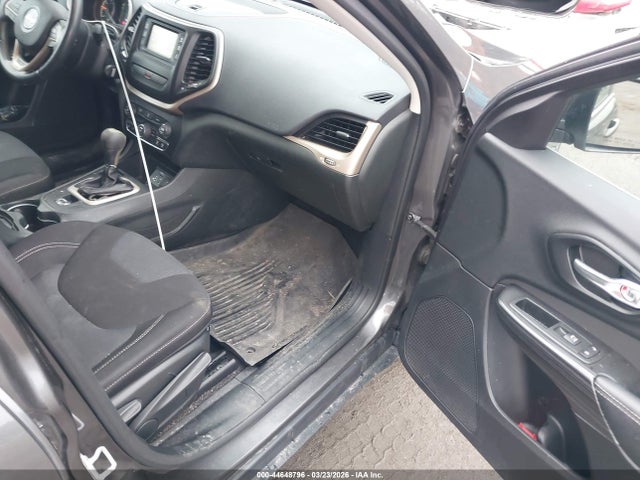 44648796 :رقم المزاد ، 1C4PJLCBXFW517516 vin ، 2015 Jeep Cherokee Latitude مزاد بيع
