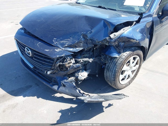 2018 Mazda Mazda3 Sport მანქანა იყიდება აუქციონზე, vin: 3MZBN1U78JM242411, აუქციონის ნომერი: 44648805
