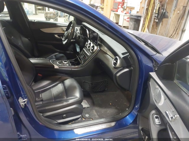 2019 Mercedes-benz C 300 4matic მანქანა იყიდება აუქციონზე, vin: 55SWF8EB7KU301904, აუქციონის ნომერი: 44648810