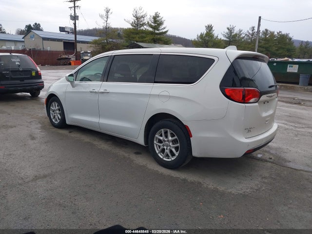 2020 CHRYSLER PACIFICA 2C4RC1FG8LR141840 Photo 2