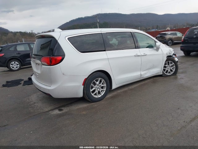 2020 CHRYSLER PACIFICA 2C4RC1FG8LR141840 Photo 3