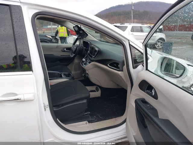 2020 CHRYSLER PACIFICA 2C4RC1FG8LR141840 Photo 4