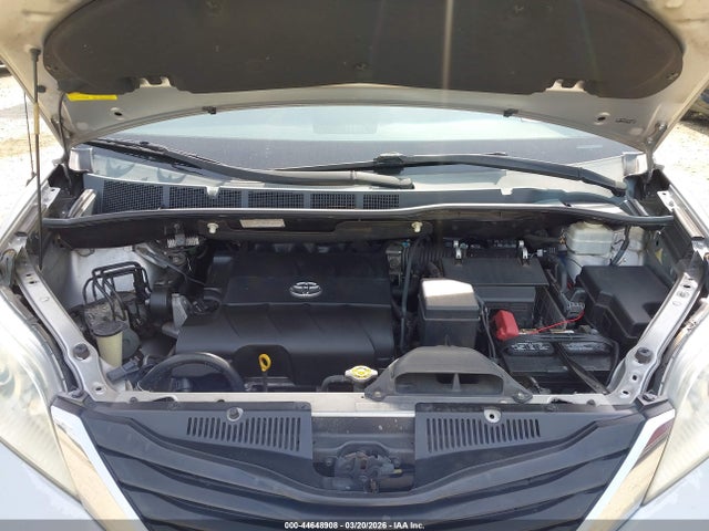 2011 TOYOTA SIENNA 5TDKK3DC1BS032397 Photo 9