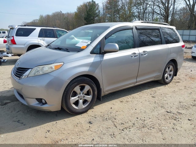2011 TOYOTA SIENNA 5TDKK3DC1BS032397 Photo 1