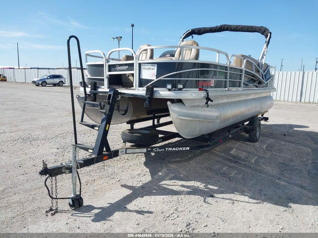 Suntracker Pontoon 2016 BUJ10738I516 Image 2