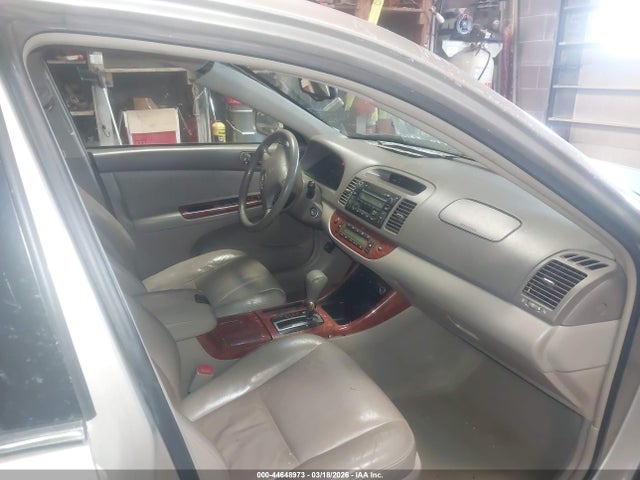 44648973 :رقم المزاد ، 4T1BF32K74U588108 vin ، 2004 Toyota Camry Xle V6 مزاد بيع